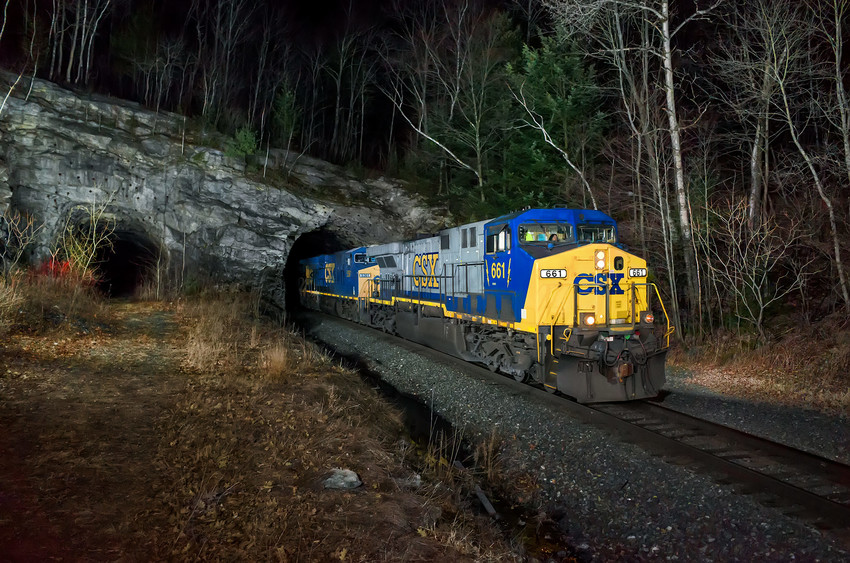 Photo of CSXT 661 At State Line