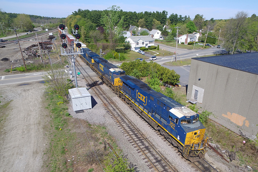 Photo of CSX 960 Leads SEPO @ the Willows
