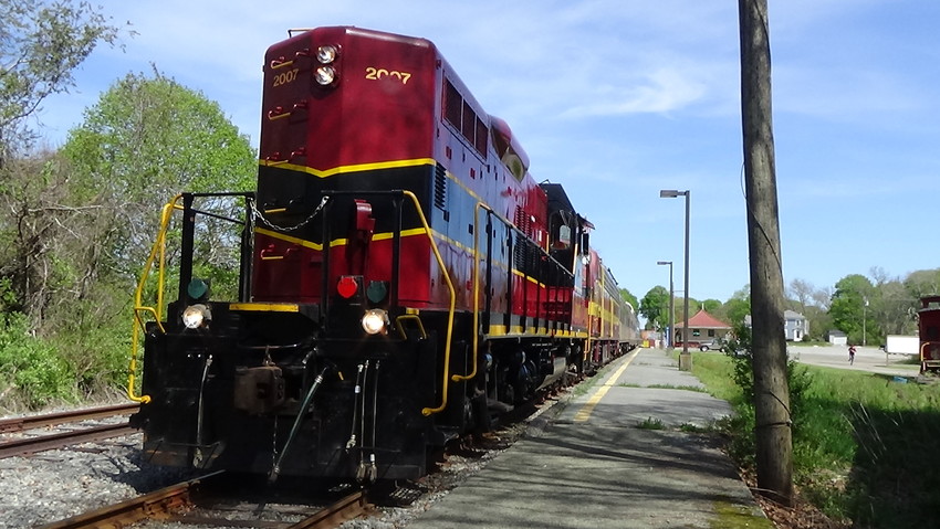 Photo of mc 2007 with CCCRR scenic train at West Barnstable