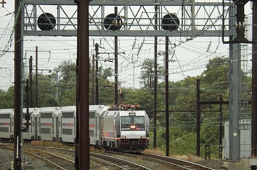 Photo of NJT 4628 on the road