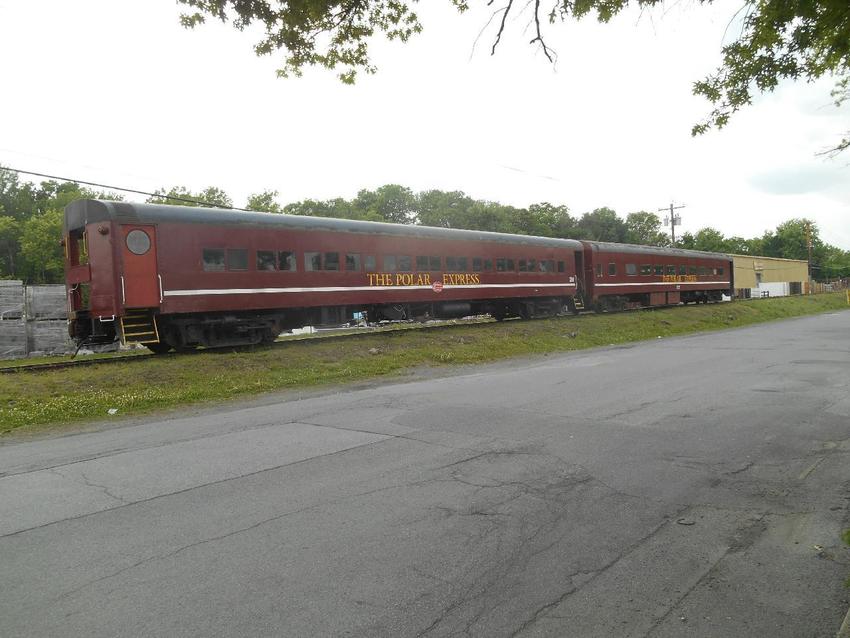 Photo of CMRR 2911 and 1727 at Westbrook Lane