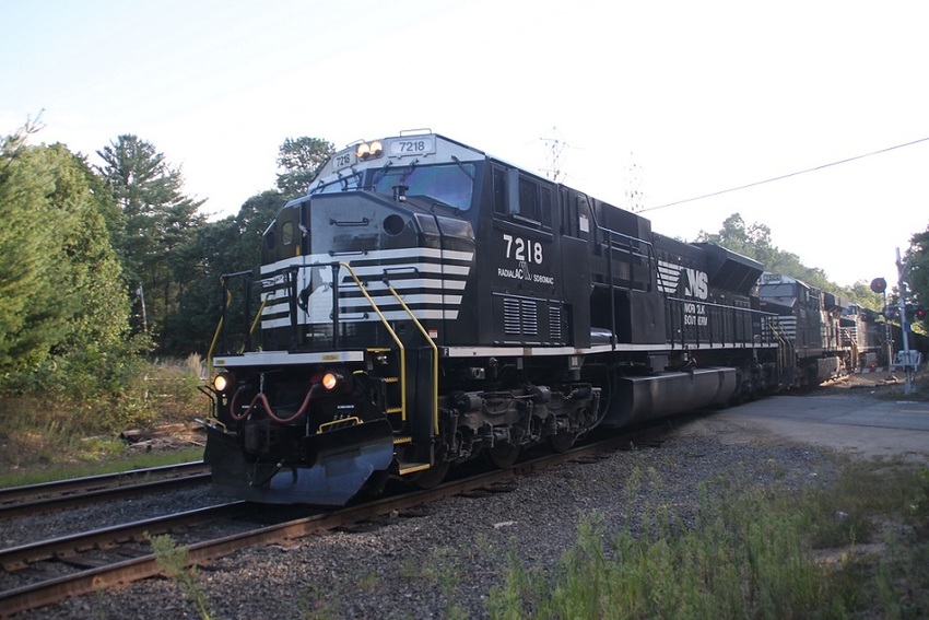 Photo of SD80MAC Leading Loaded Coal Train