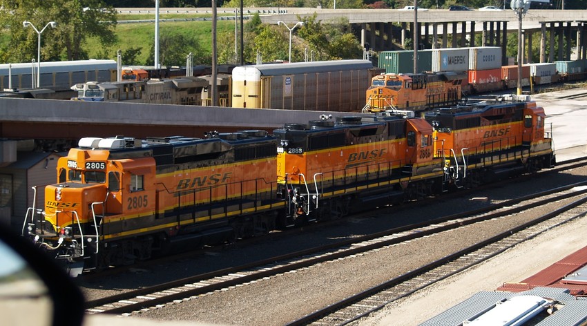 Photo of Newly Repainted BNSF Units