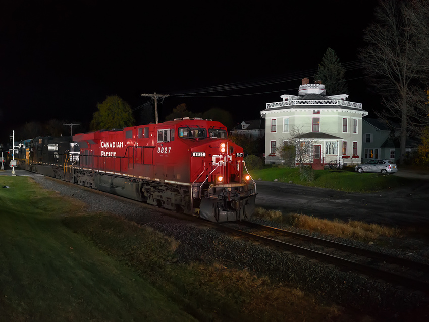 Photo of CP 8827 w/22K at The Octagon House