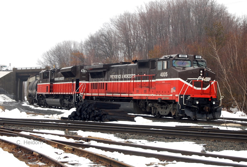 Photo of P&W 4005 and 4301