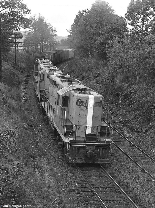 Photo of eastbound Geeps