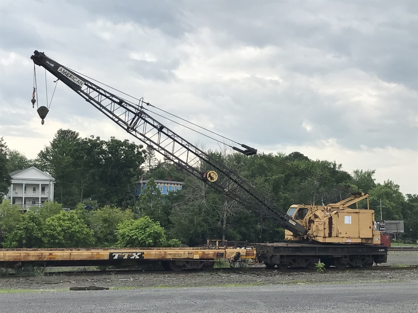 Photo of American crane and flatcar, Chatham NY