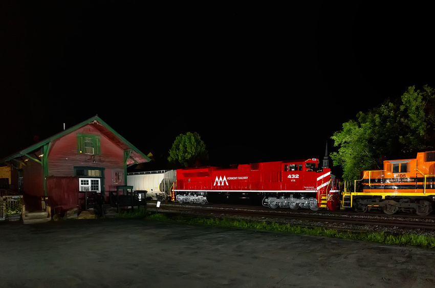 Photo of NECR 324 with repainted VTR 432