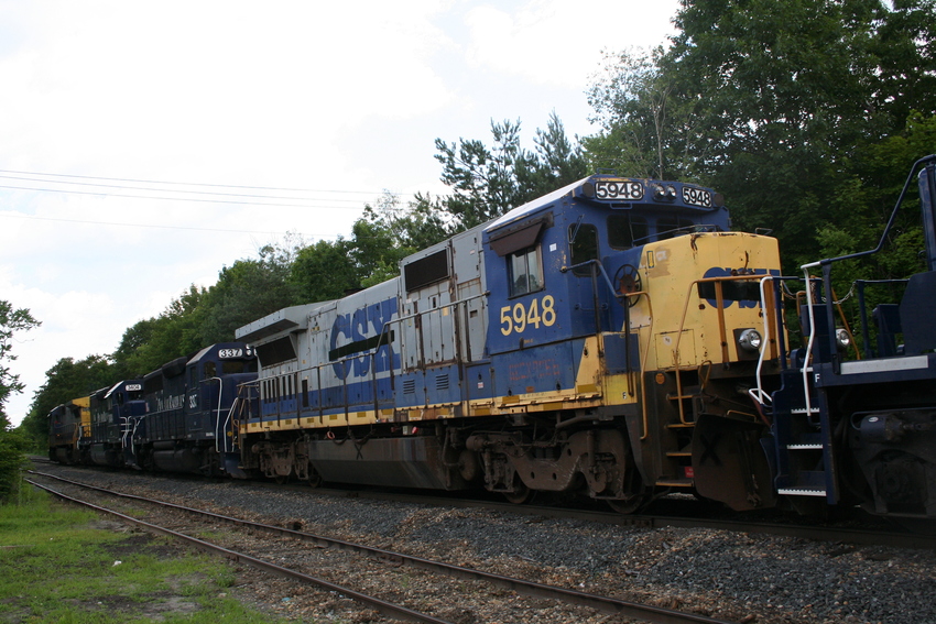 Photo of EX CSX, now MEC 5948, a B40-8, arriving Waterville on POWA