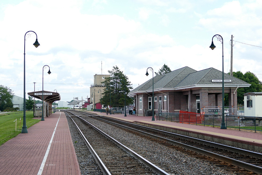 Photo of Amtrak\'s station at Princeton, Illinois
