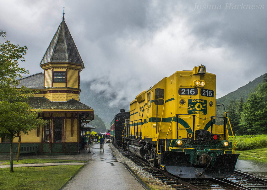 Photo of CSRR Train 163 at Crawford Notch Depot