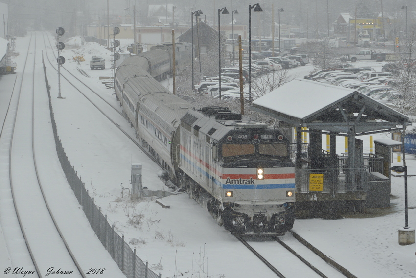 Photo of Amtrak 682 at Wilmington