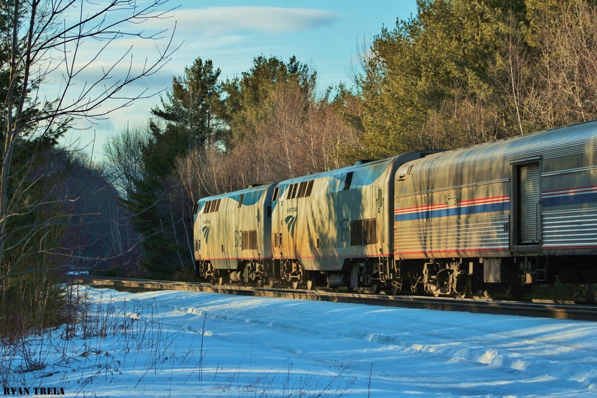 Photo of Amtrak 449 heads west in Dalton