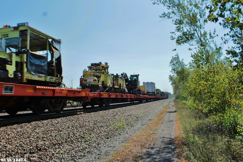Photo of CSX work train heads east @ MP140