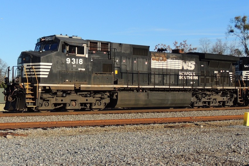 Photo of NS 9318 passing through McDonough, GA