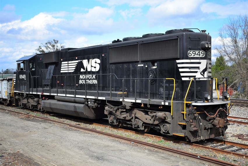 Photo of NS 6949 switching at McDonough, GA