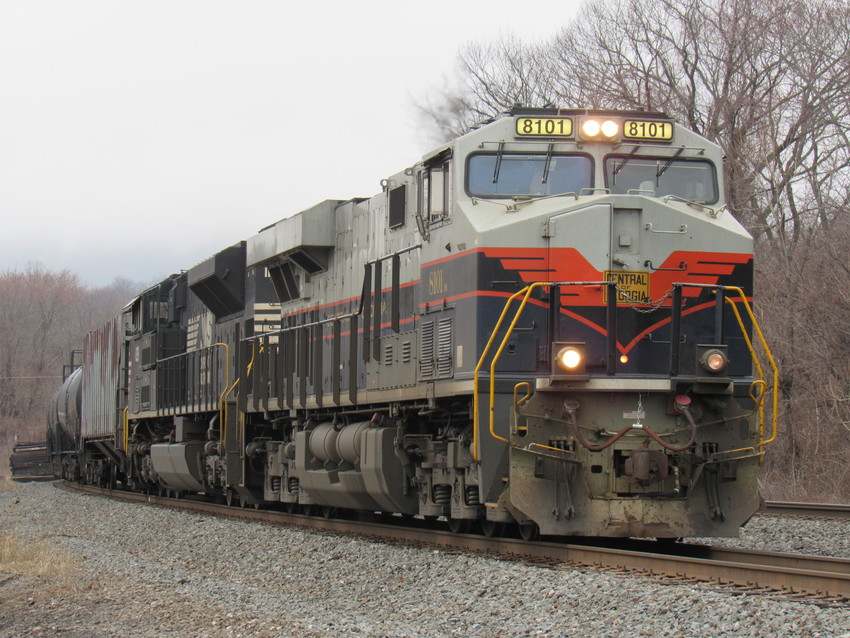 Photo of NS 8101 leads 66X through Cove, PA