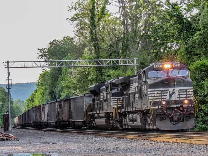 Photo of NS 9721 and NS 1102 on the Port Road