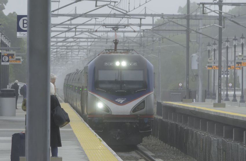 Photo of Amtrak Train 172 Stopping at Kingston Station, RI