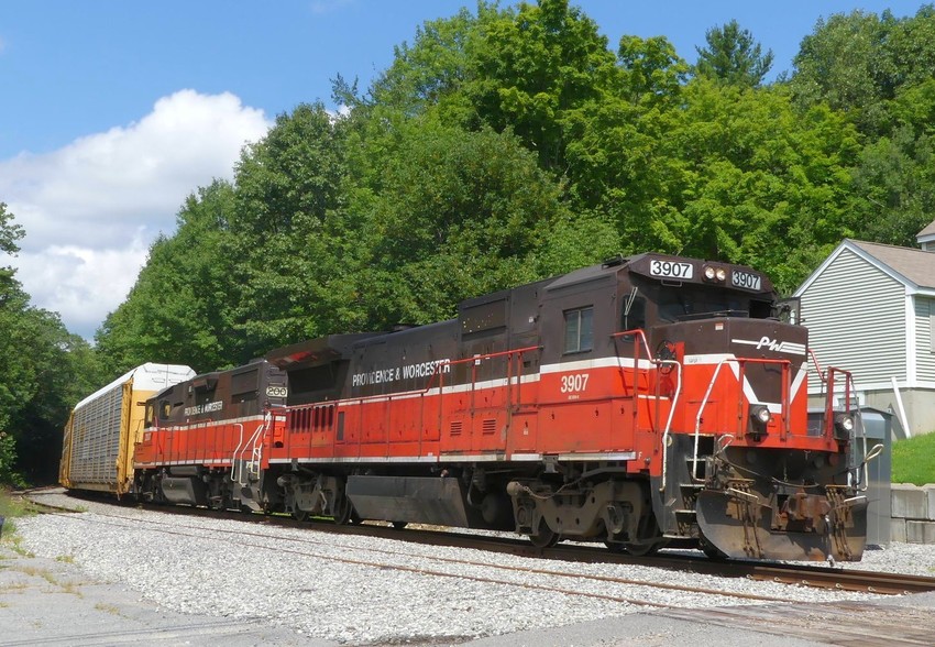 Photo of P&W Worcester switcher heads home at Hubbardston