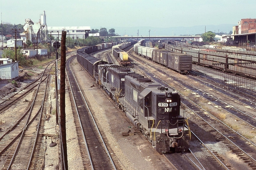 Photo of Mixed freight.