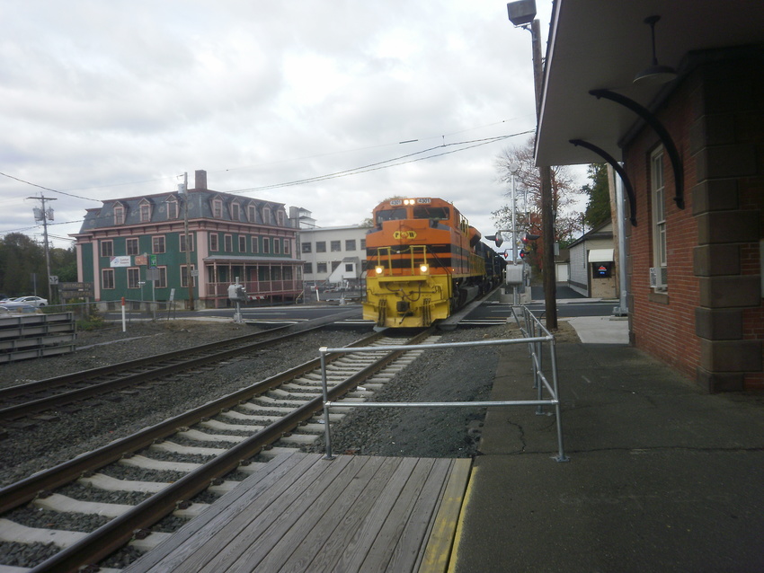 Photo of pw 4301 at wallingford station