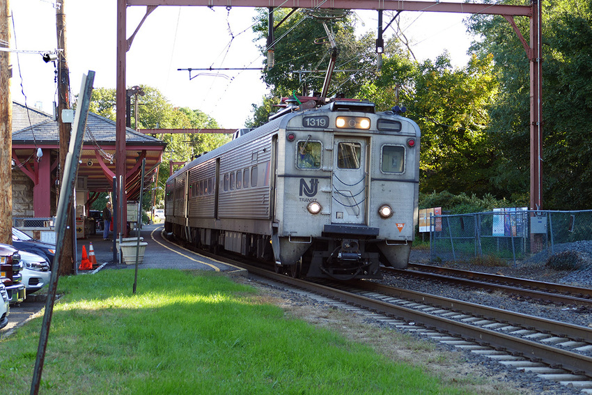 Photo of NJT Train #409 at Bernardsville