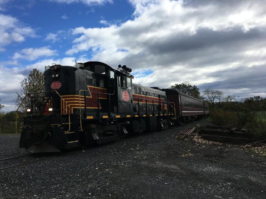 Photo of CMRR Pumpkin Train at Route 209