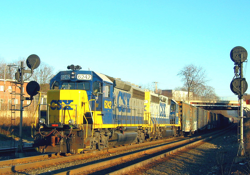 Photo of CSX local B740 departs Palmer for W Springfield