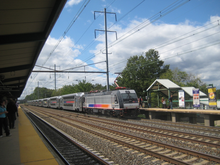 Photo of NJT Bi level train