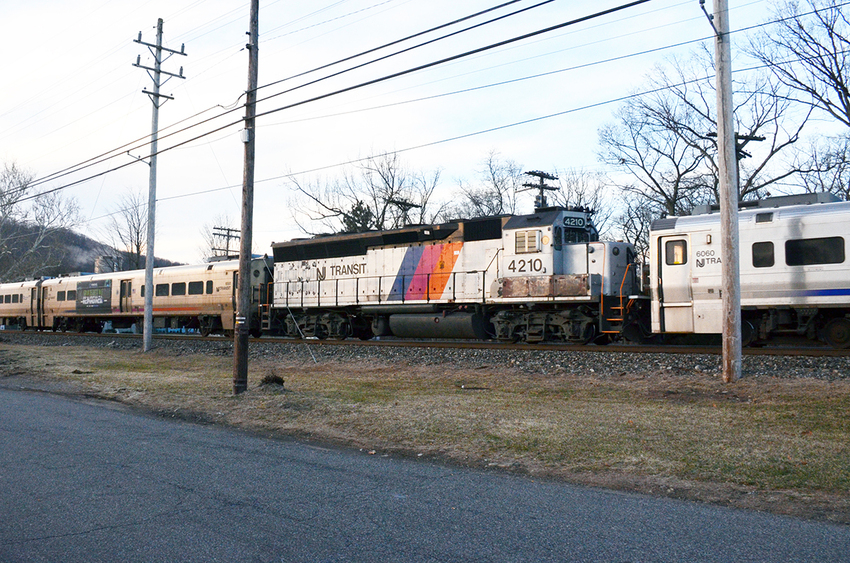 Photo of NJT GP40PH-2B #4210 at Dover, New Jersey