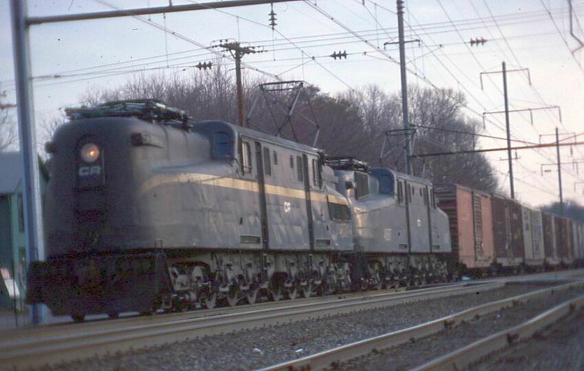 Photo of Conrail GG-1 Doubleheader