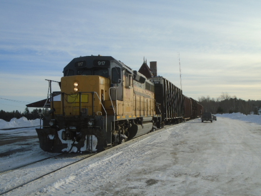 Photo of NBSR 917 pushing westbound train