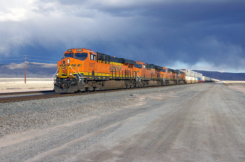 Photo of BNSF #8357 Westbound in Belen, New Mexico