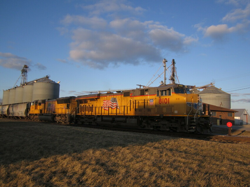 Photo of A Union Pacific freight train near Elhkart, IA