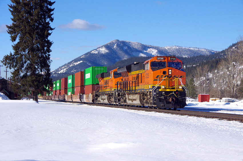 Photo of BNSF #3735 at Troy, Montana