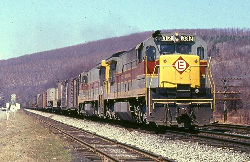 Photo of U33Cs power EL freight east from Owego NY