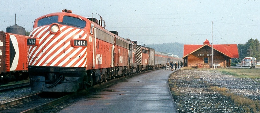 Photo of CP Rail wb Canadian at Lake Louise