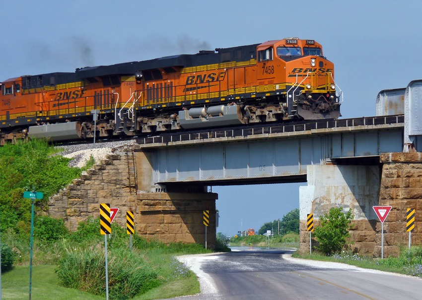 Photo of BNSF eb Manifest & eb Coal trains at Cameron IL