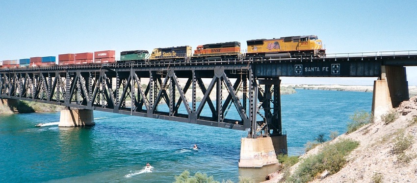 Photo of BNSF eb Stack train crossing the Colorado River