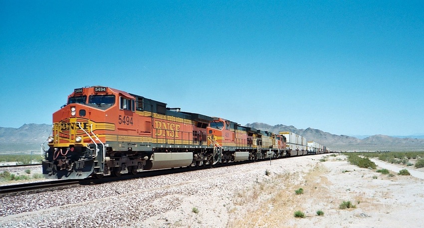 Photo of BNSF westbound stack train at Ibis, CA