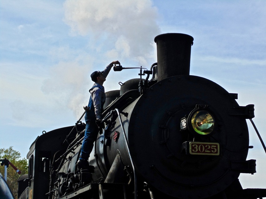 Photo of 3025 on Opening Day, 2019