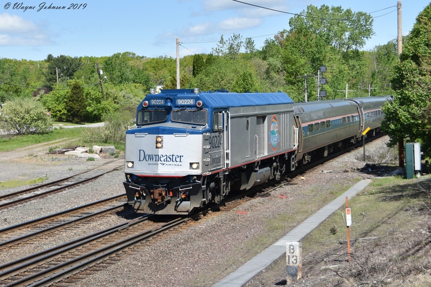 Photo of Amtrak 692 in Woburn