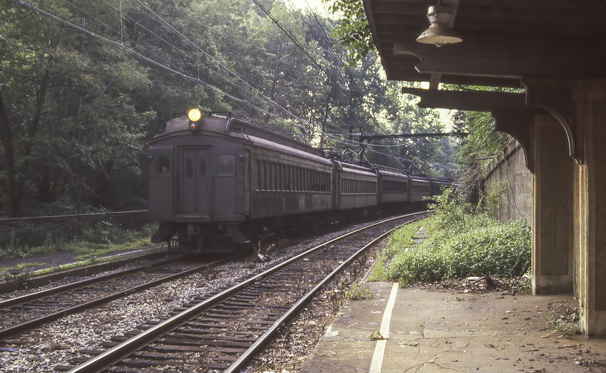 Photo of Westbound MU at Lackawanna Station, Glen Ridge, NJ