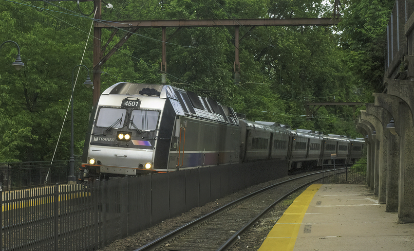 Photo of NJ Transit Boonton Branch Train 1003 at Glen Ridge, NJ