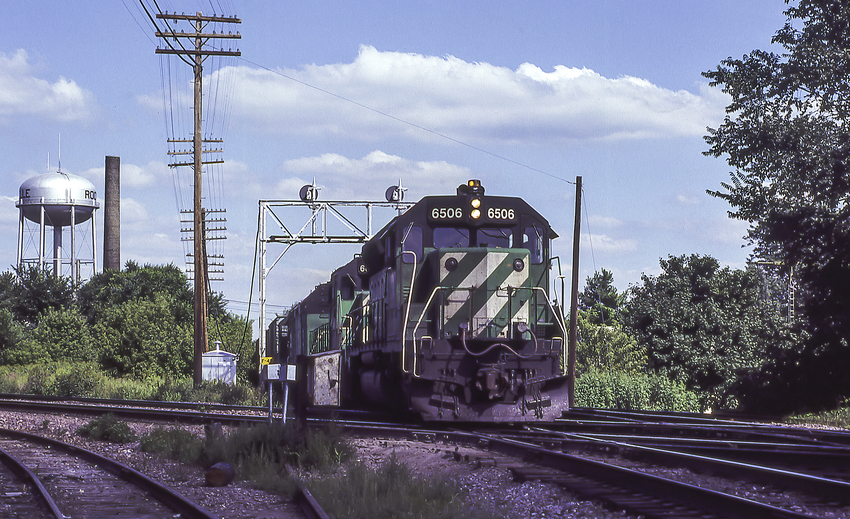 Photo of Eastbound Burlington Northern Freight at Rochelle, IL