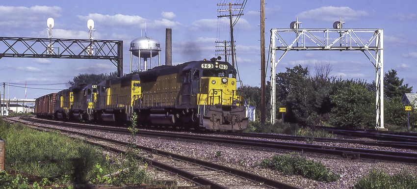 Photo of Eastbound C&NW Freight Approaching BN Crossing at Rochelle
