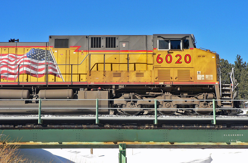 Photo of C44ACCTE leads UP loaded coal train