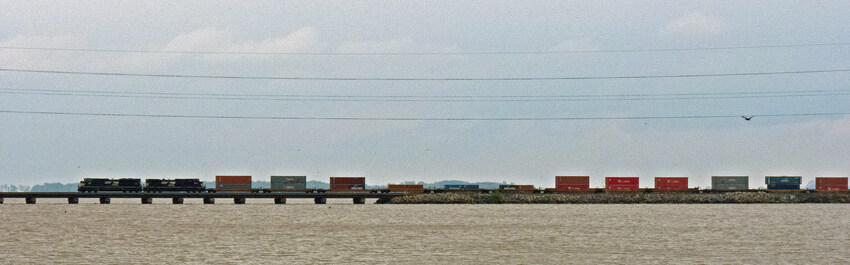Photo of Westbound containers at Sandusky Bay