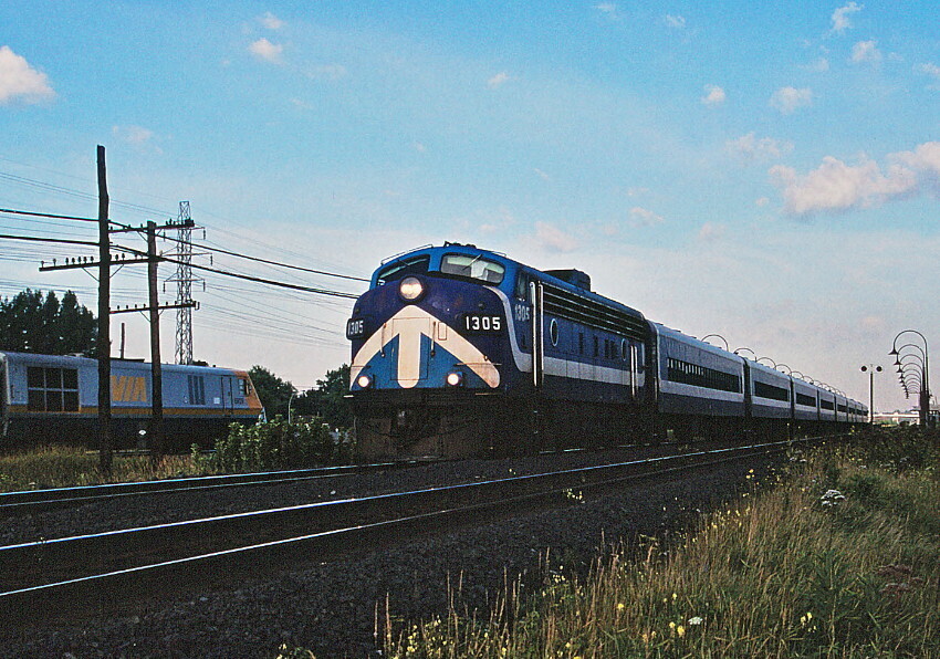 Photo of VIA & Réseau de transport métropolitain @ Dorval, Que., Canada
